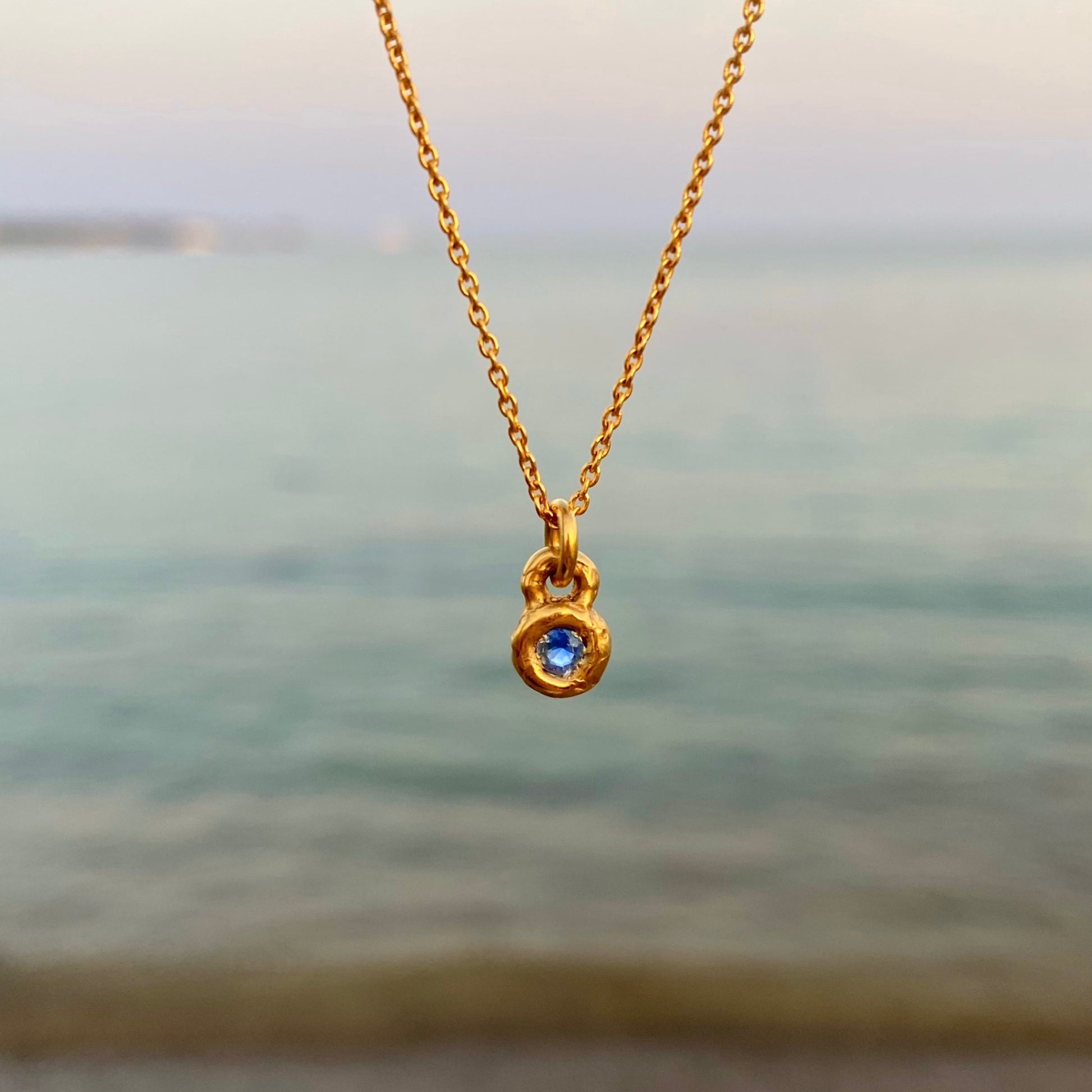 Dainty blue sapphire pendant necklaces