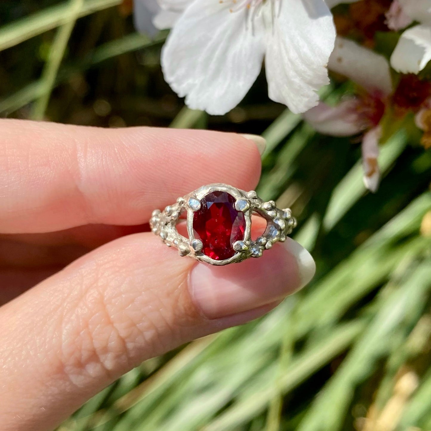CORAL BRANCH Ring, garnet, size 54
