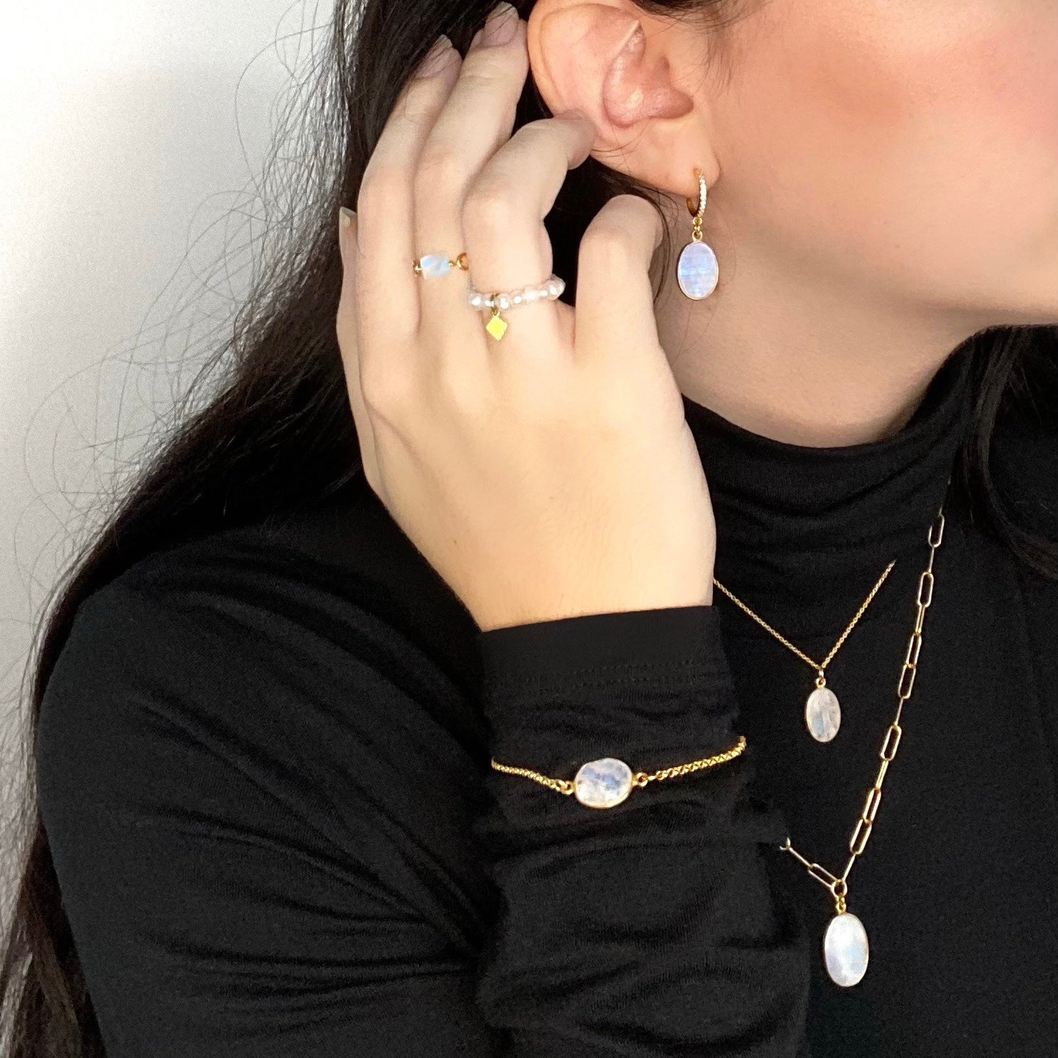 Gold moonstone jewellery