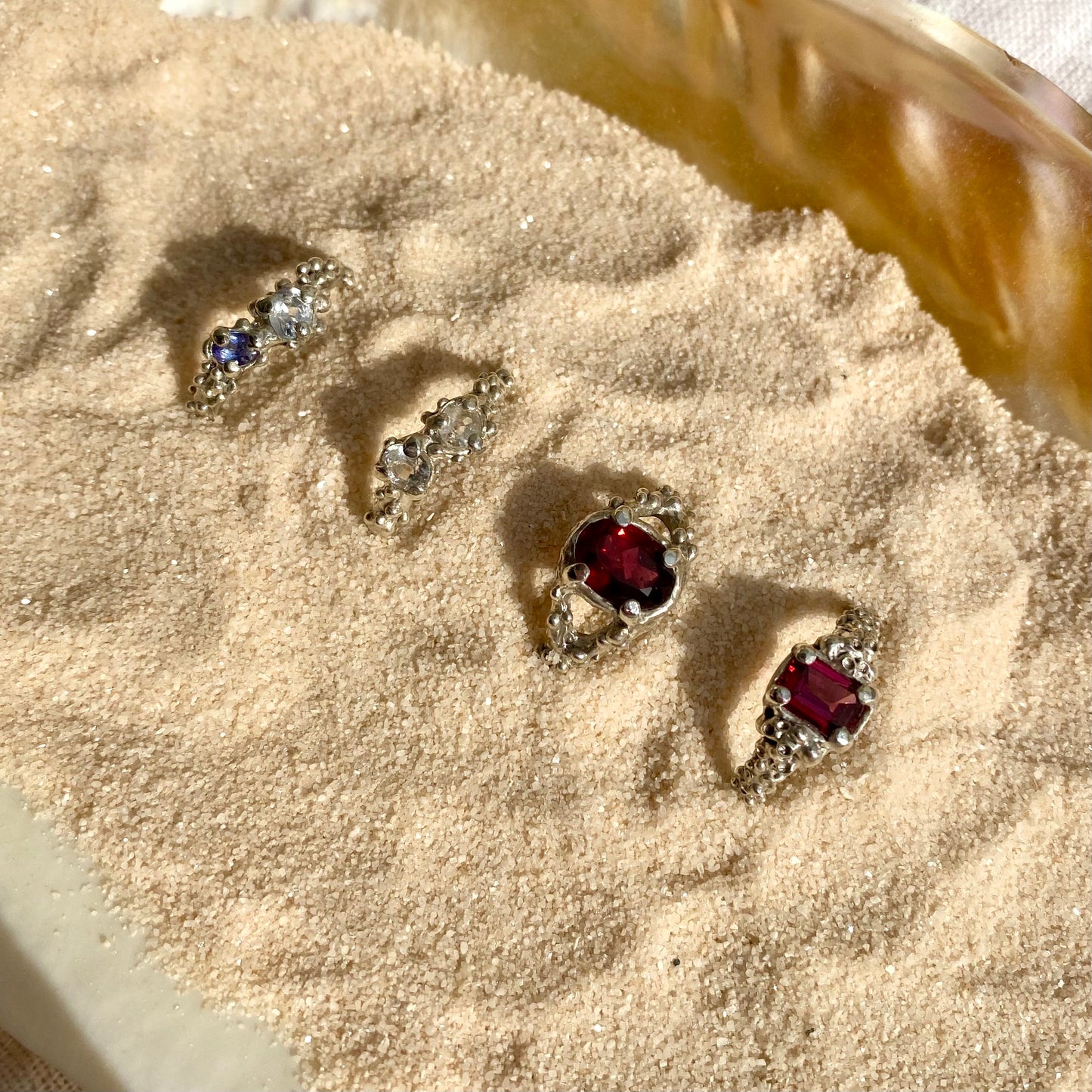 CORAL BRANCH Ring, garnet, size 54