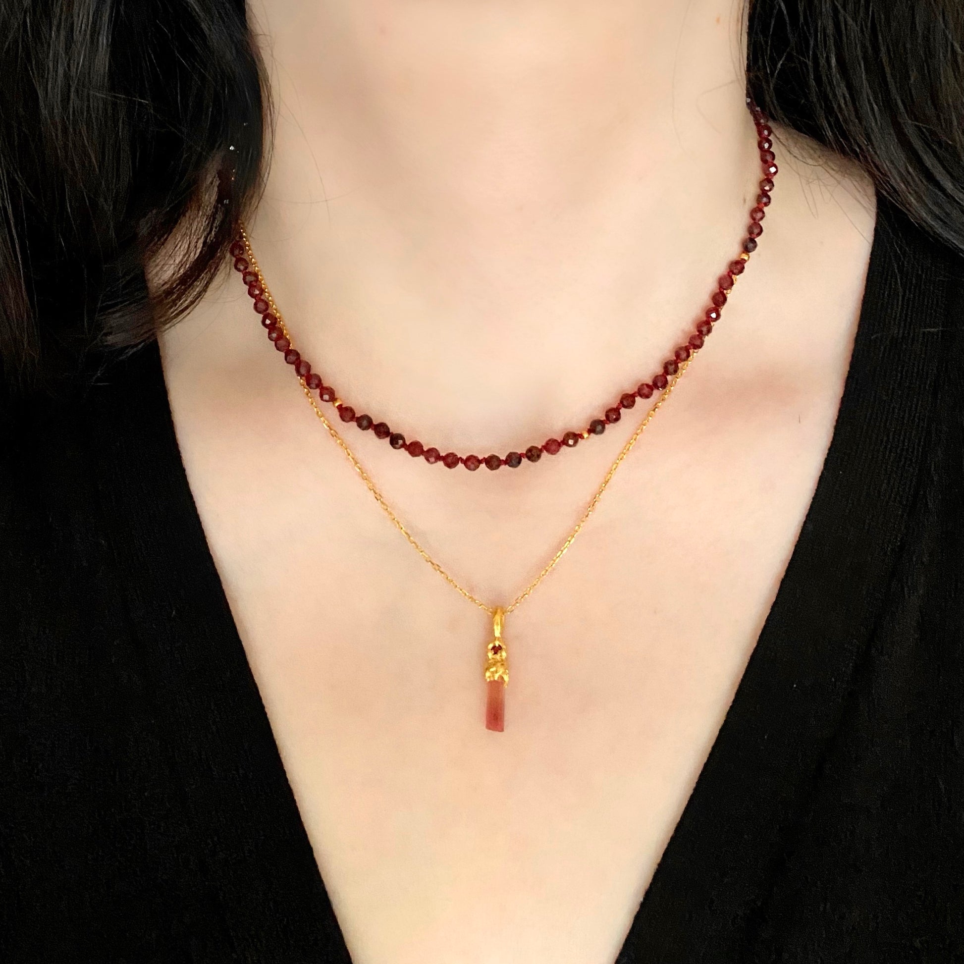 Facetted red garnet bead necklace