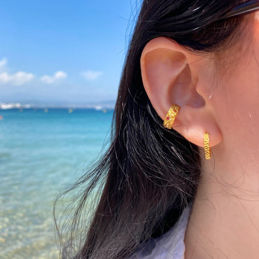 Rainbow sapphire earcuff with coral structure