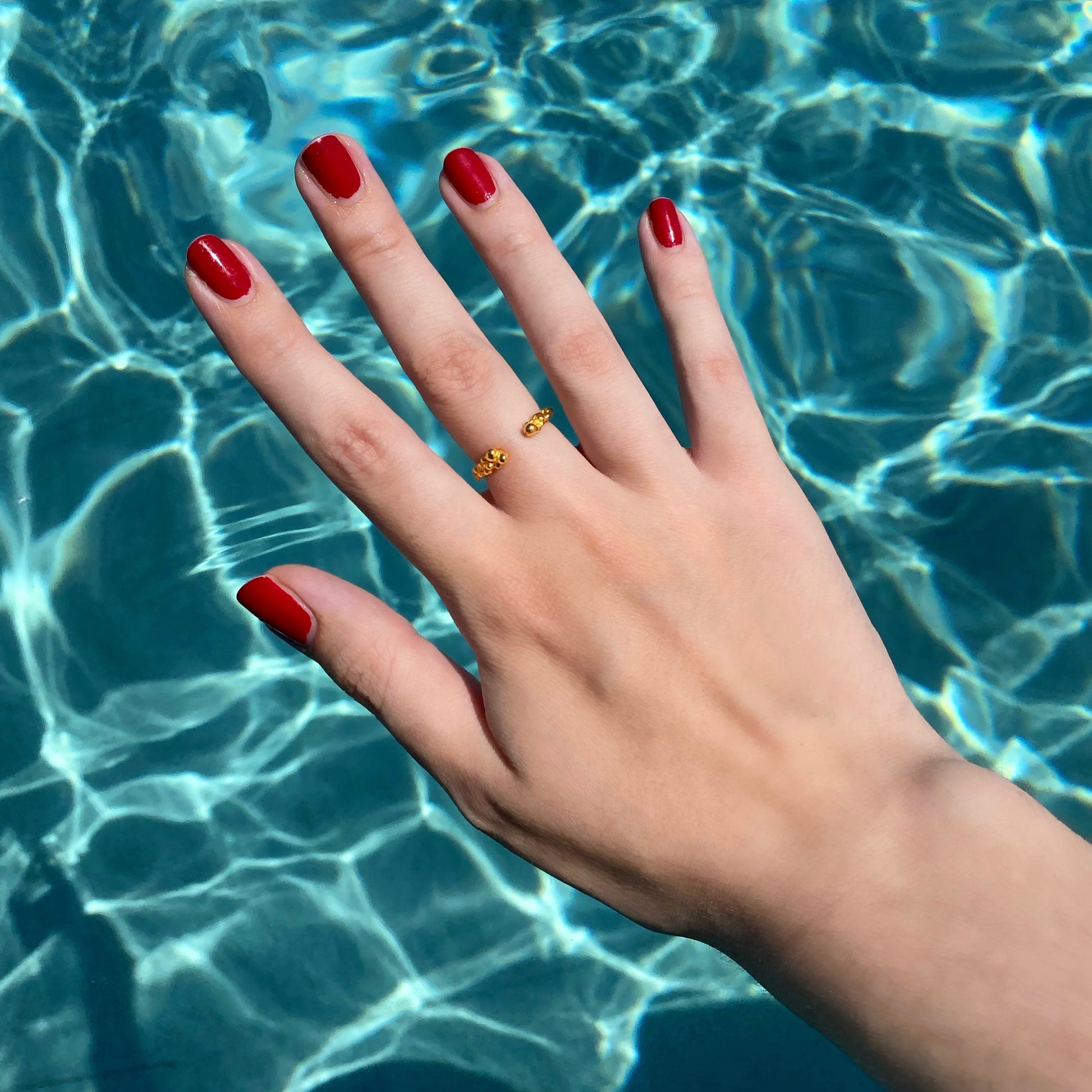 Dainty open ring in gold vermeil