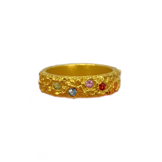 Rainbow sapphire ring with coral texture