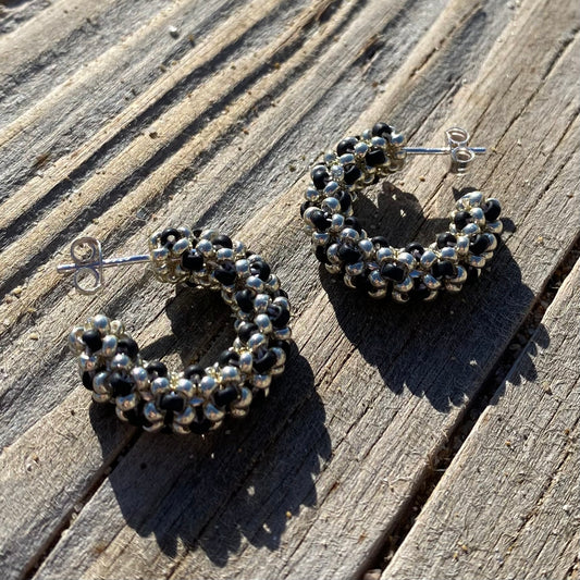 LA CROISETTE Hoop Earrings, noir