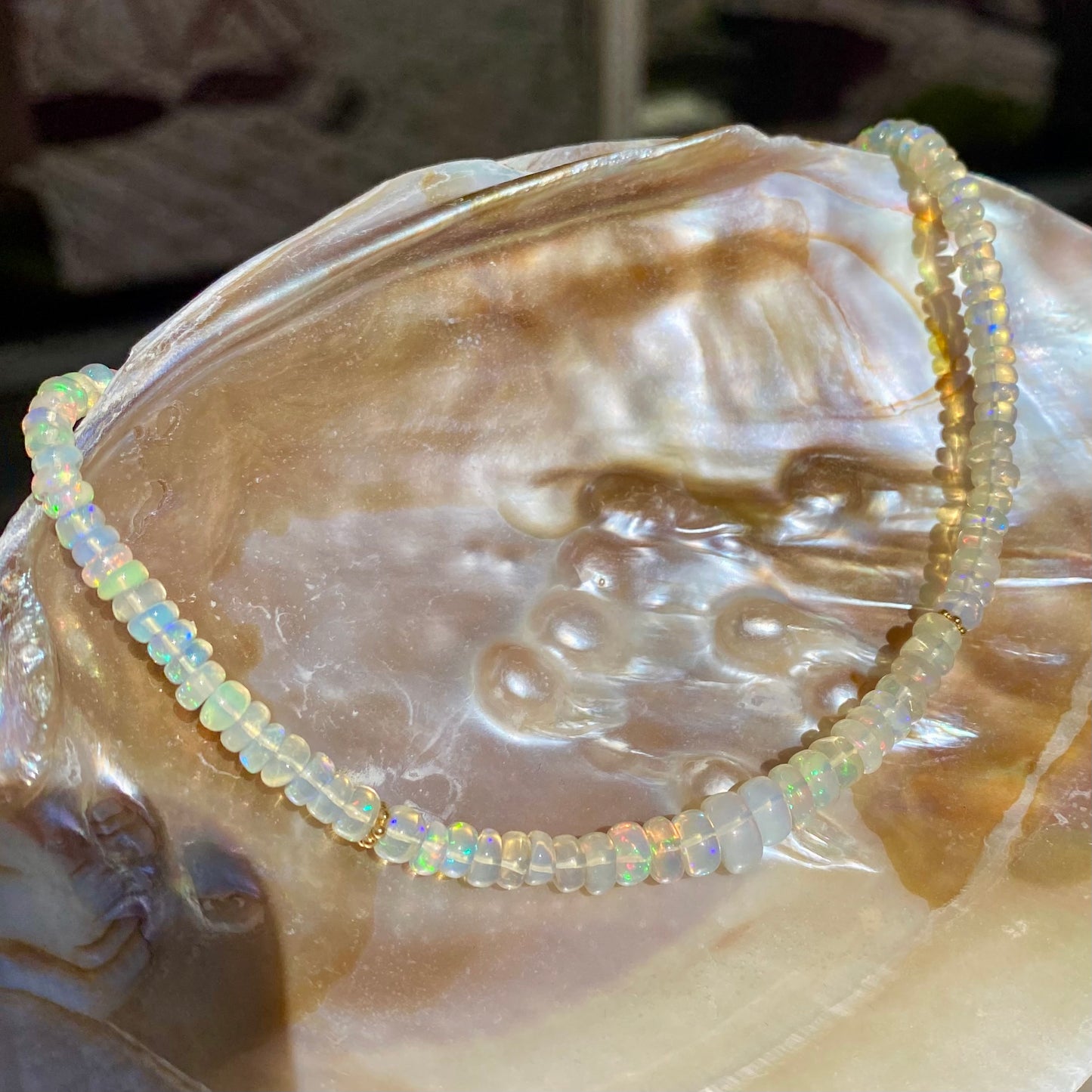LUMINOUS TIDE Collier, Ethiopian opal