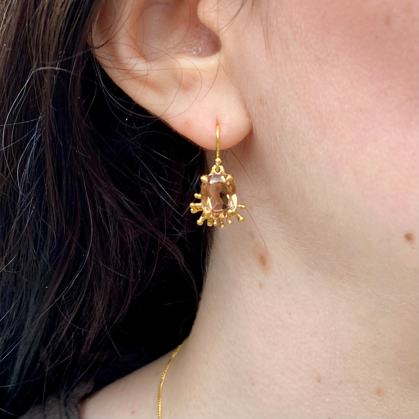 CHAMPAGNE ANEMONE Earrings, topaz