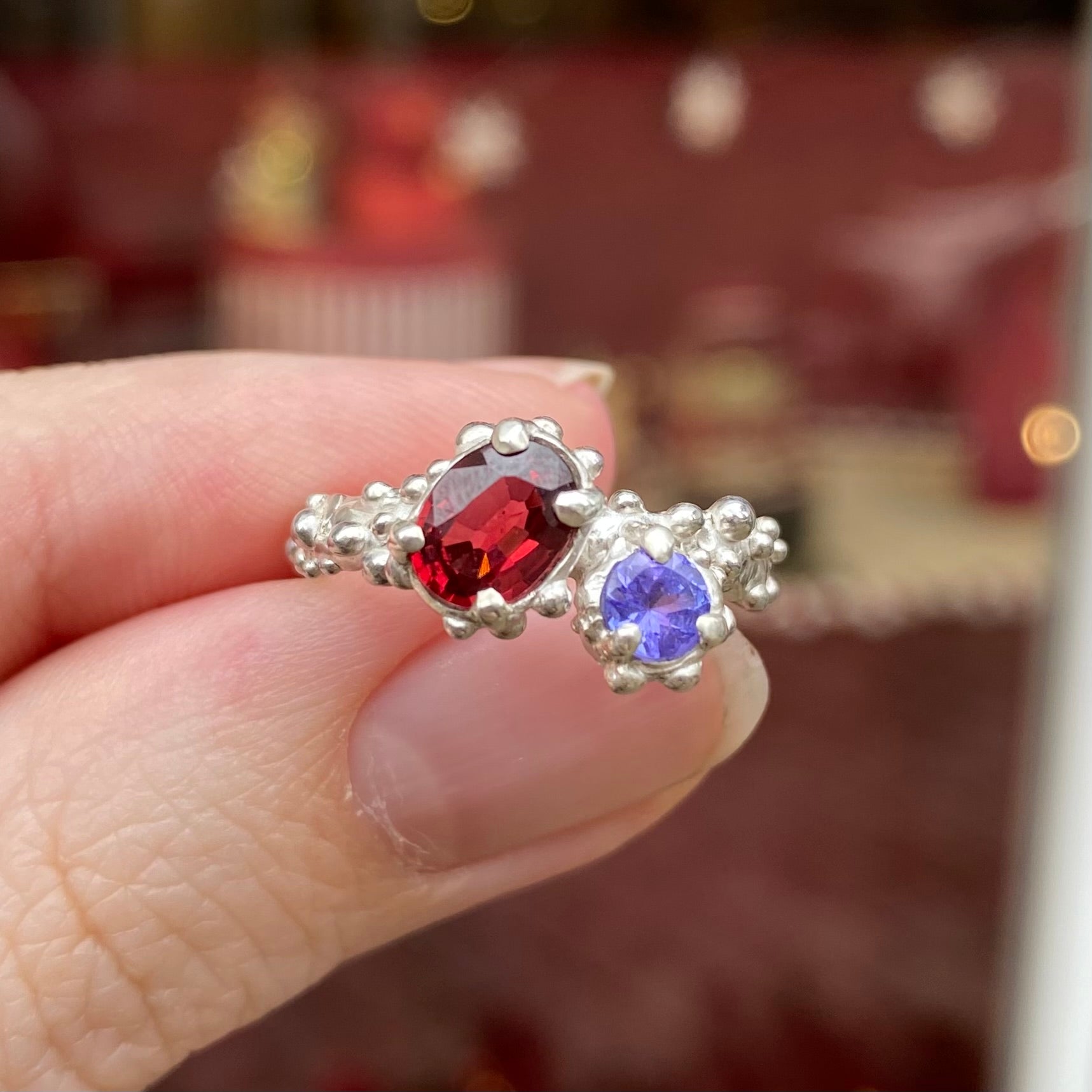 JEWEL REEF Ring, garnet & tanzanite, size 52 – Vivienne Benz