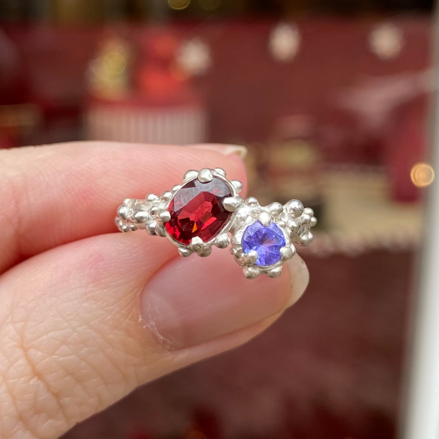JEWEL REEF Ring, garnet & tanzanite, size 52