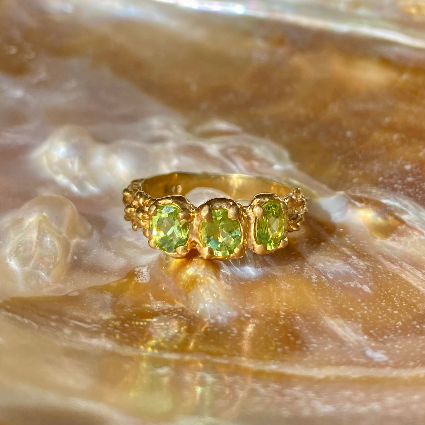 SEAWEED Ring, peridot, size 54