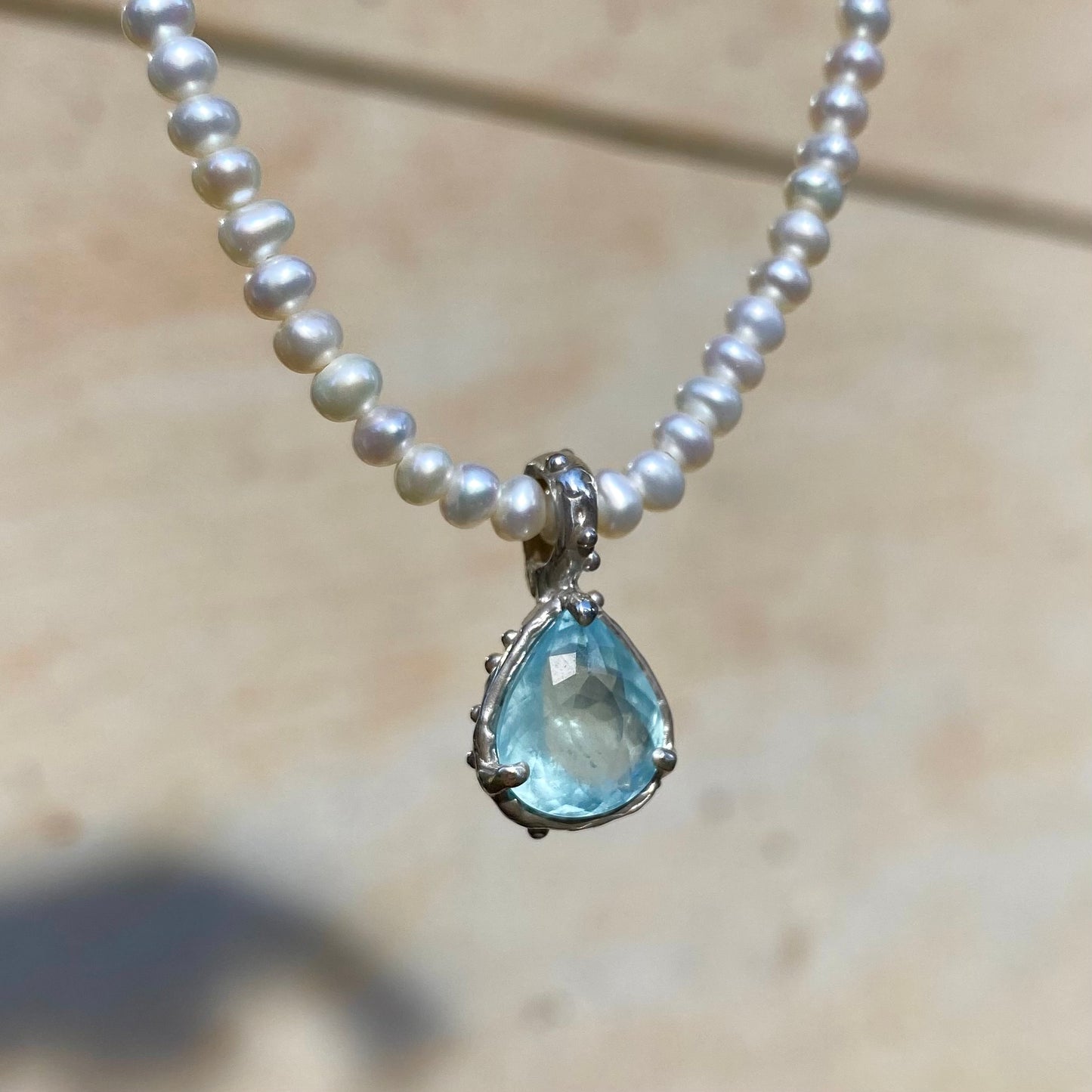 OCEAN’S SECRET Pearl collier, aquamarine