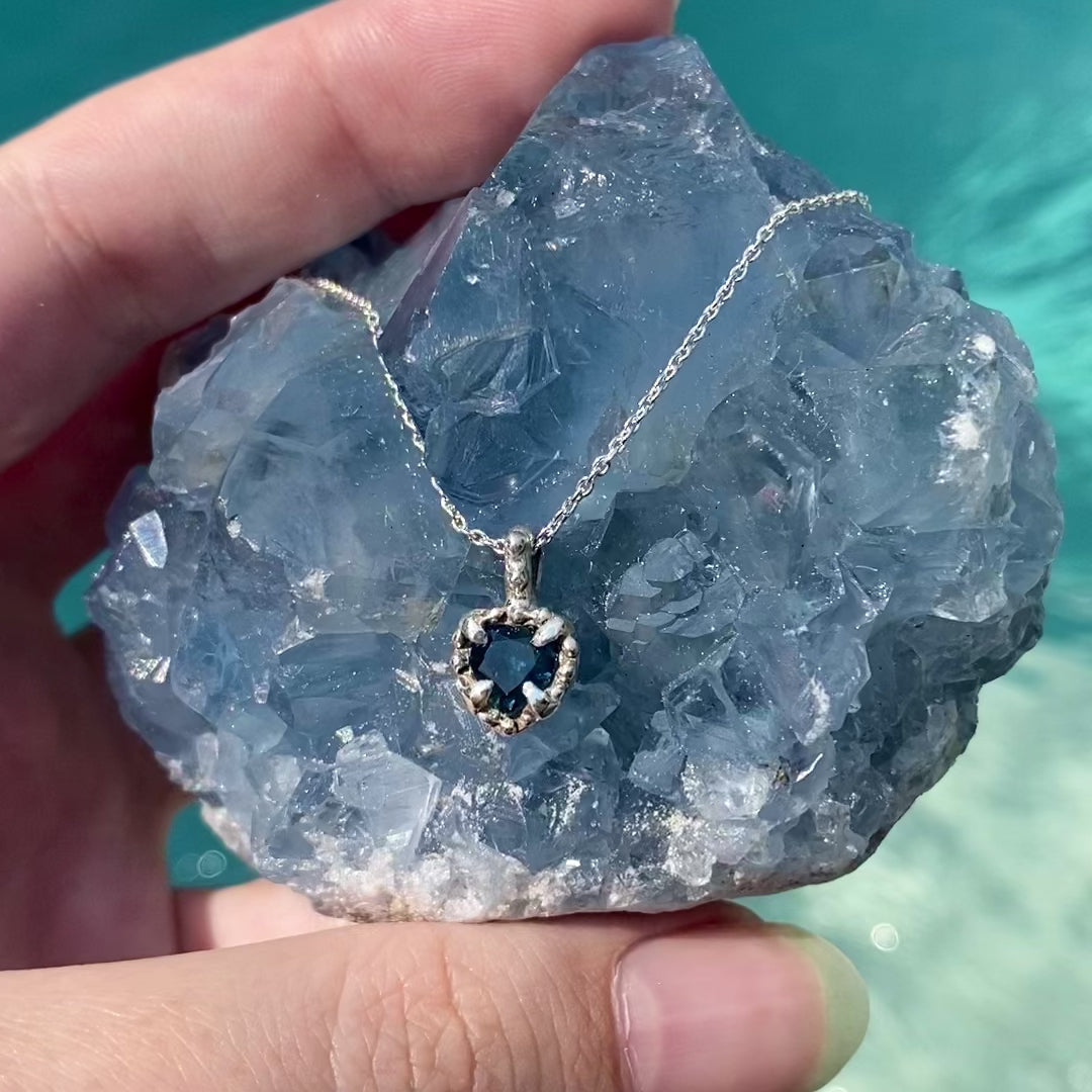 HEART OF THE OCEAN Necklace, blue sapphire