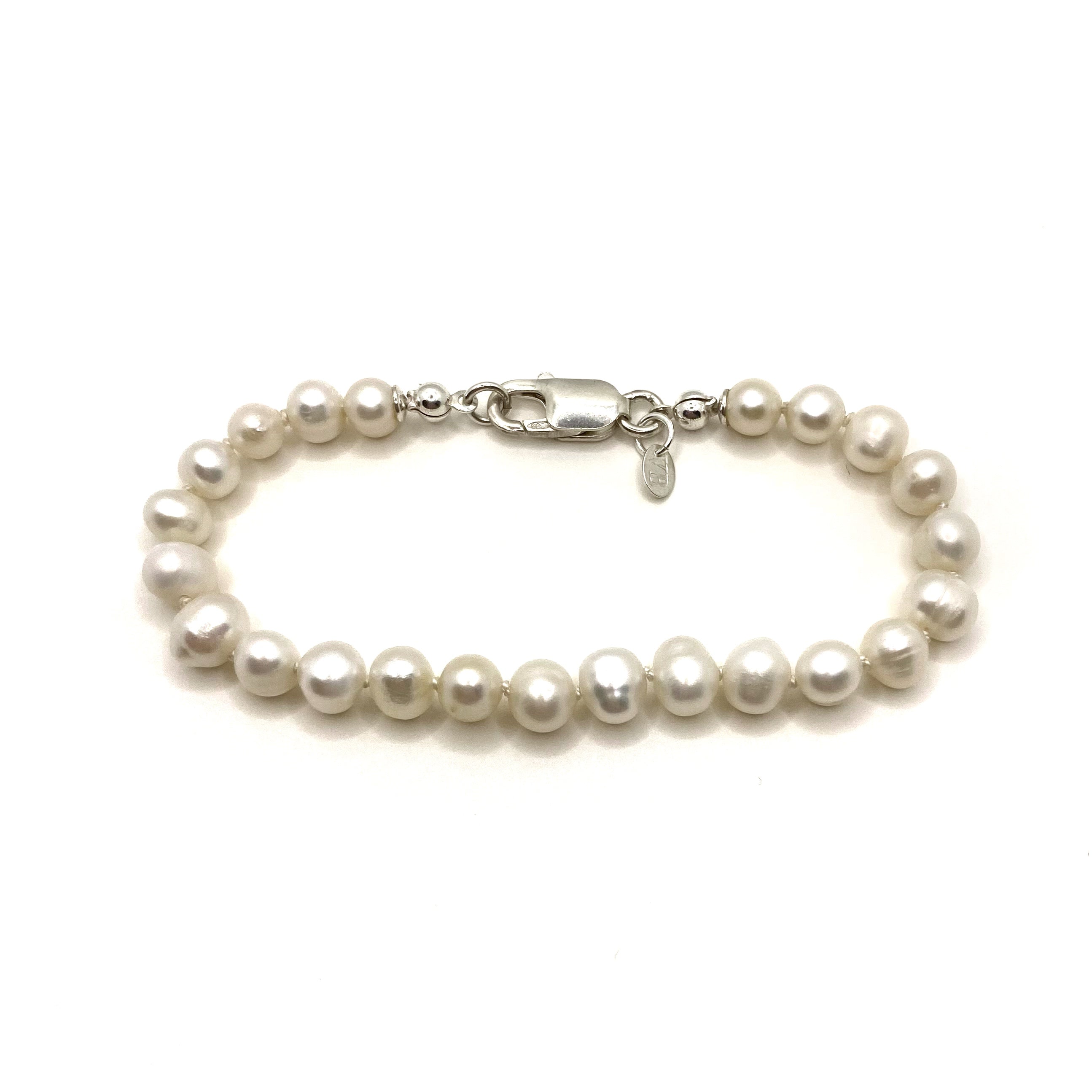 LIGHT Pearl Bracelet