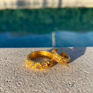 Gold coral ring with rainbow sapphires