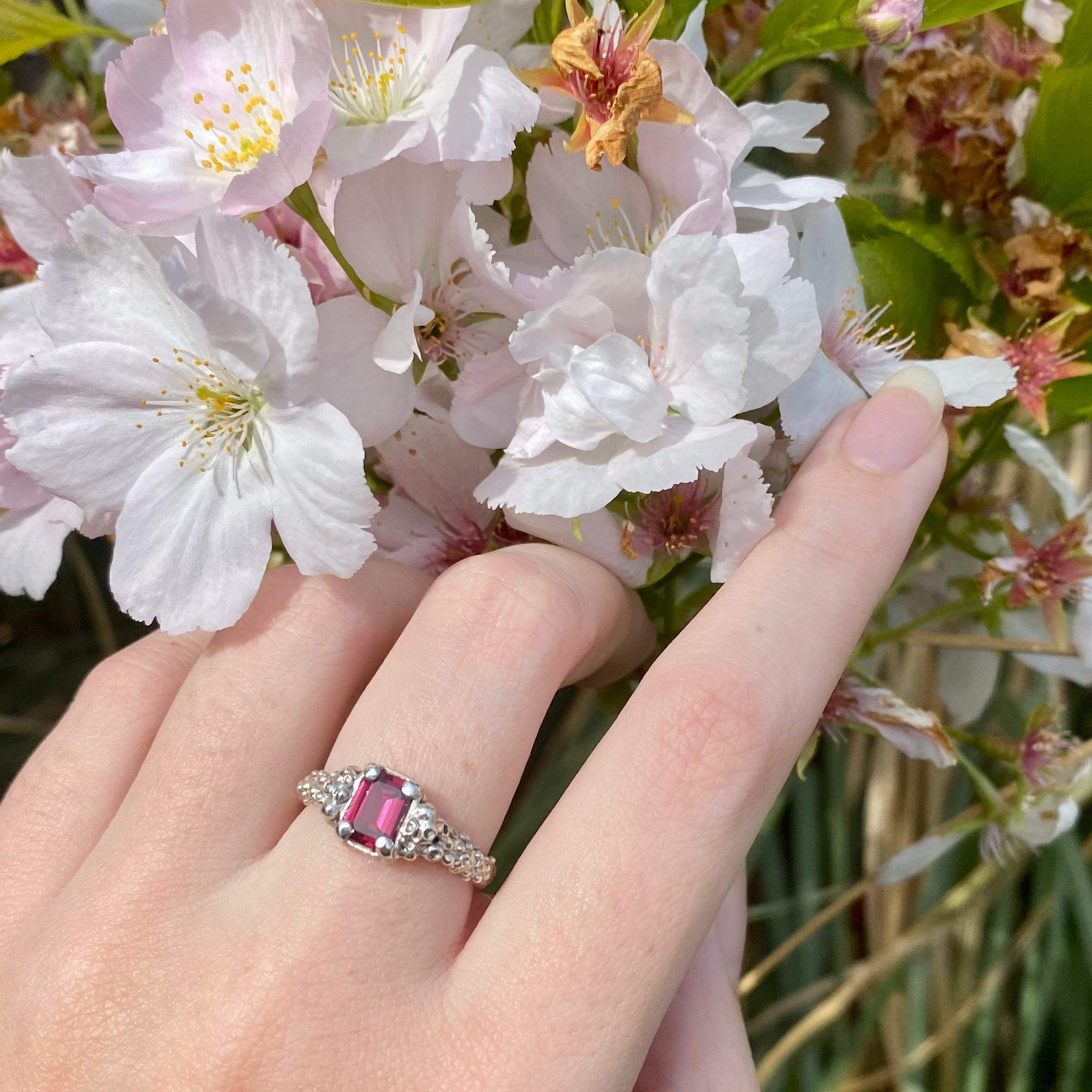 BARNACLE Ring, rhodolite garnet, size 56