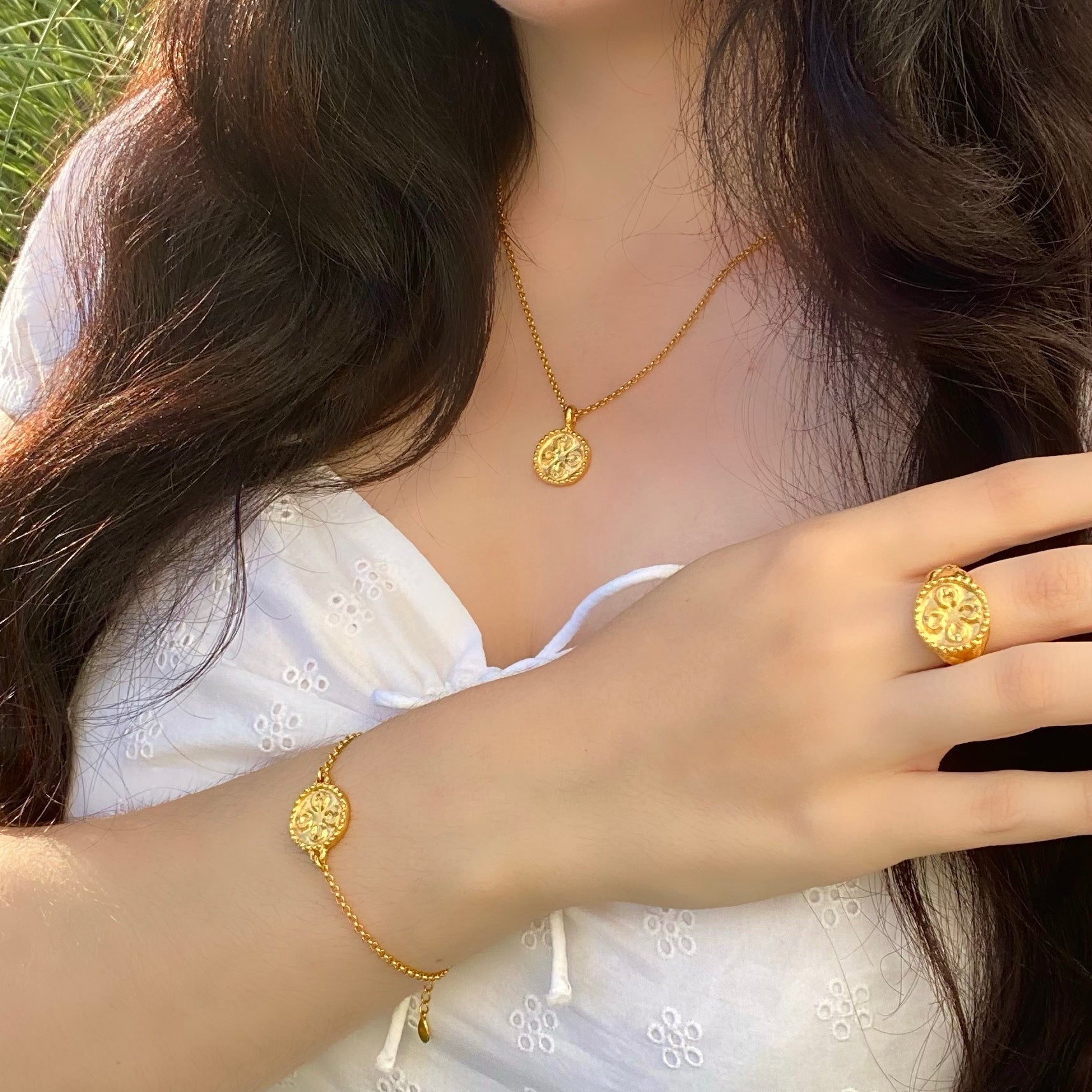 Jellyfish inspired ring, necklace and bracelet with champagne sapphires 