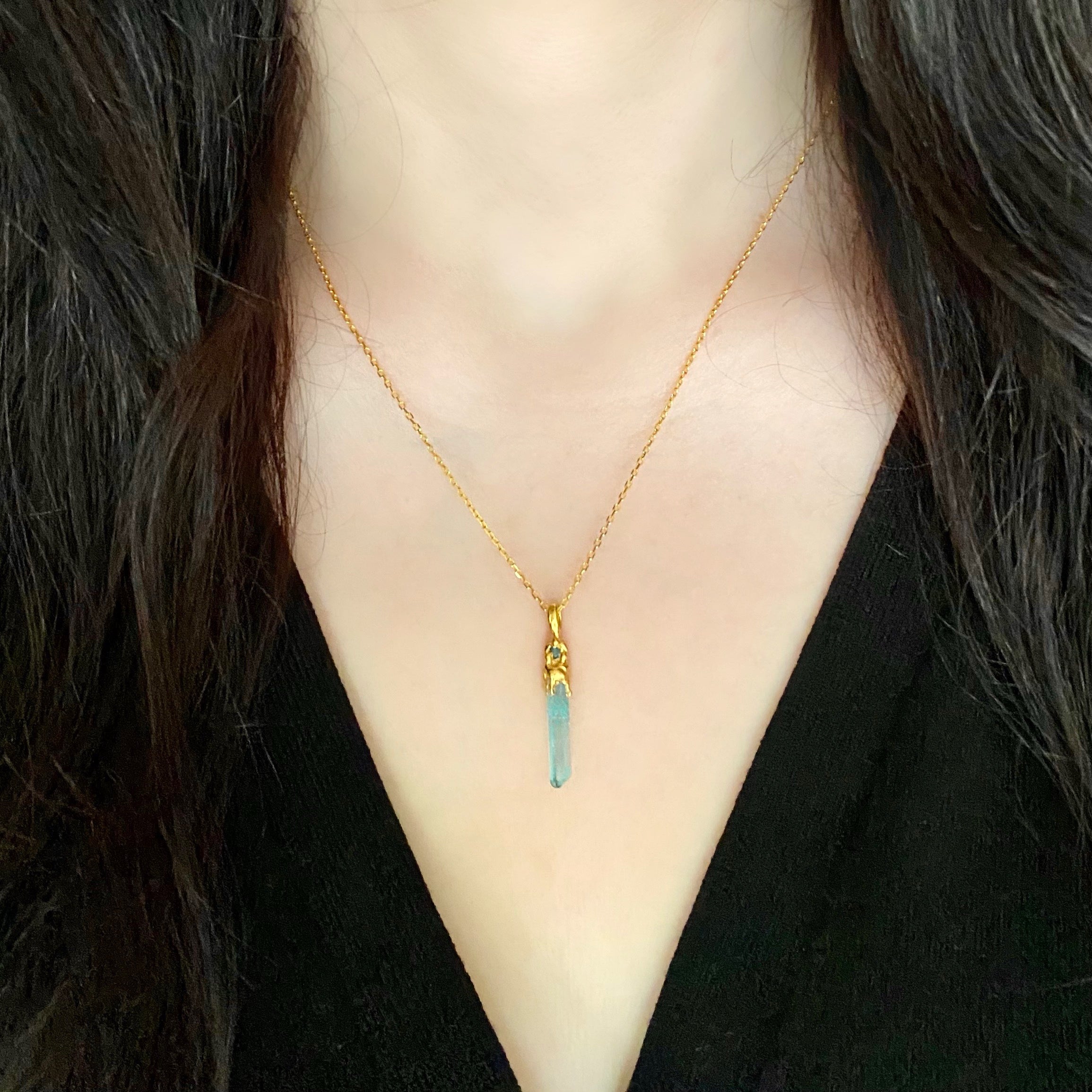 Raw aquamarine and sapphire pendant necklace by Vivienne Benz