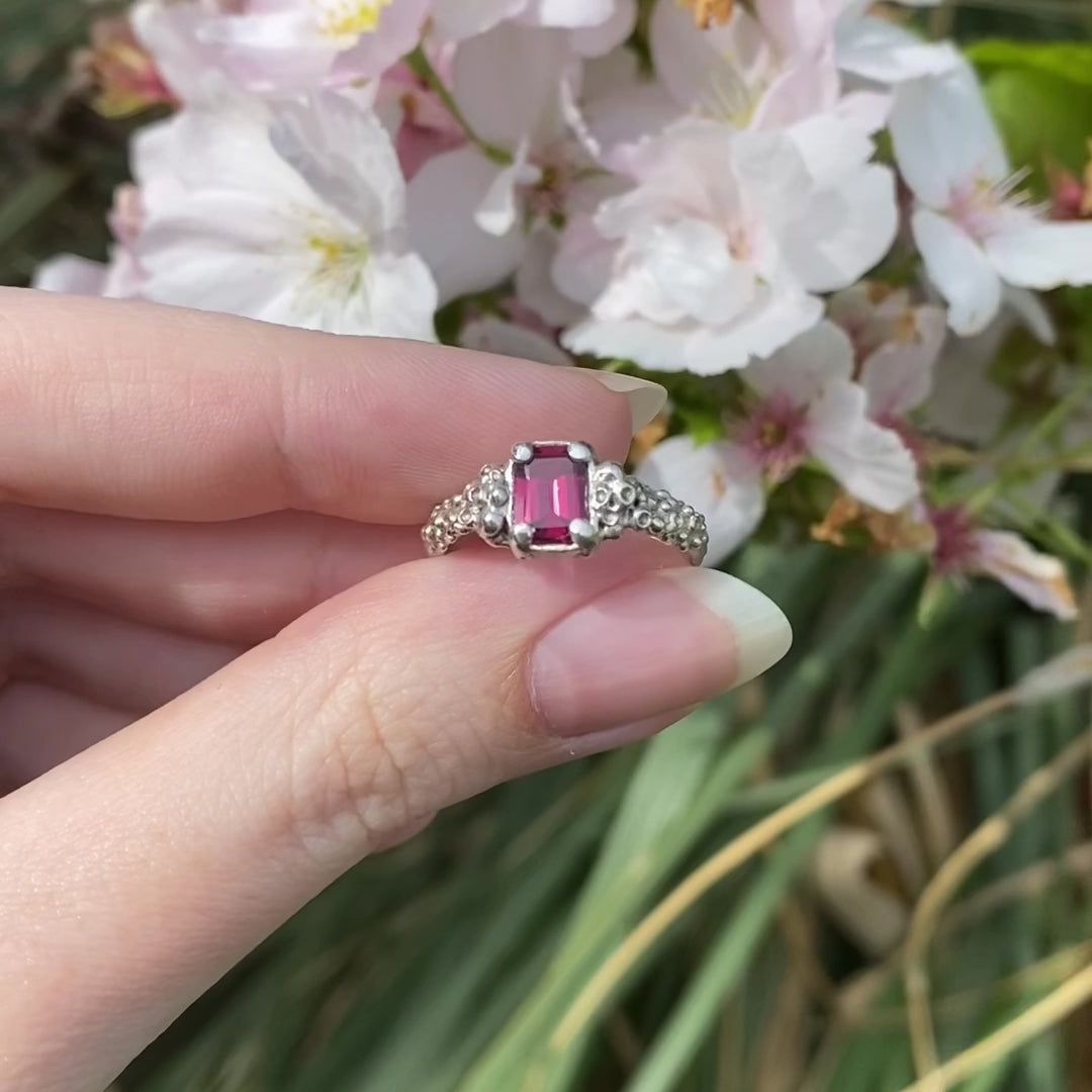 BARNACLE Ring, rhodolite garnet, size 56