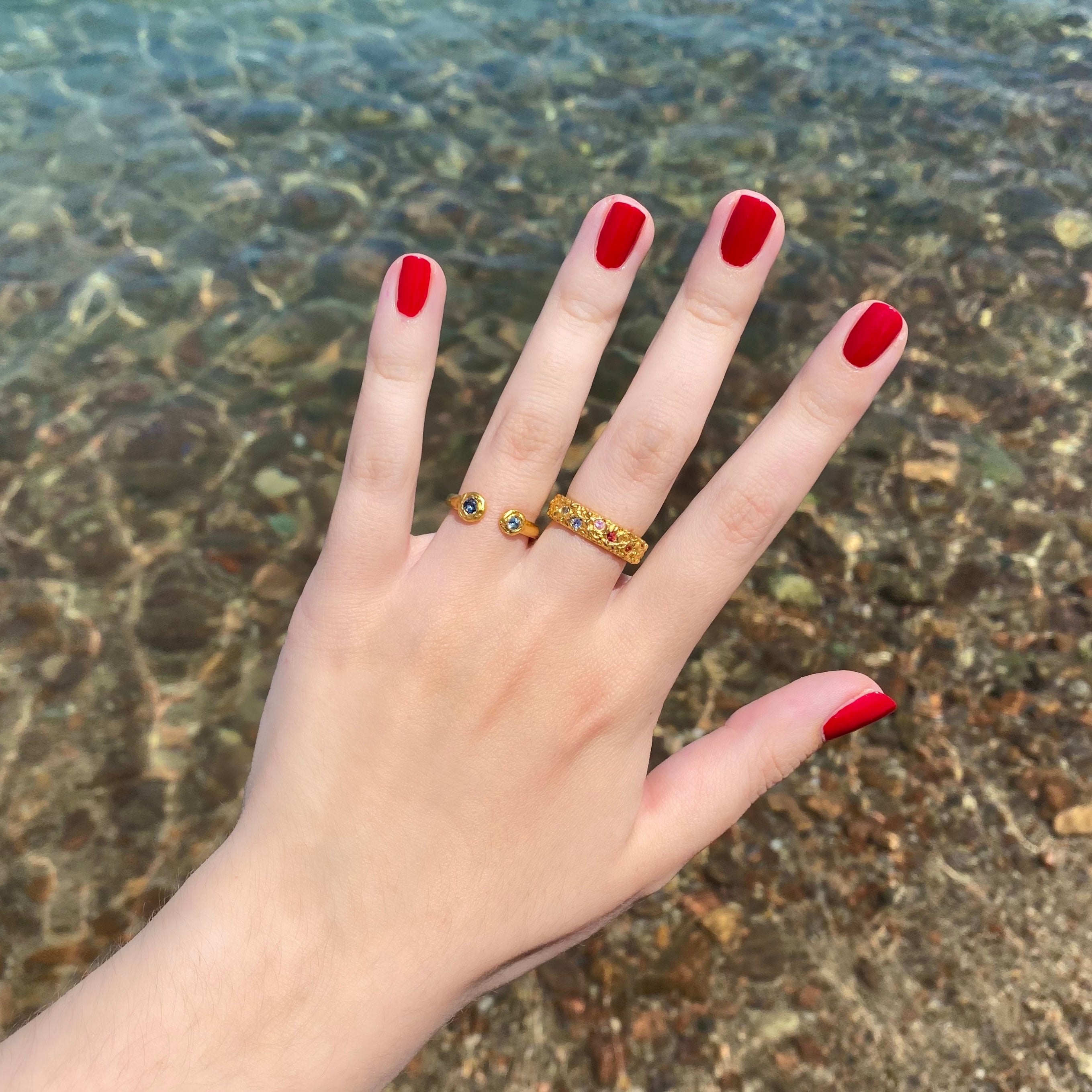 Rainbow coral ring with sapphires 