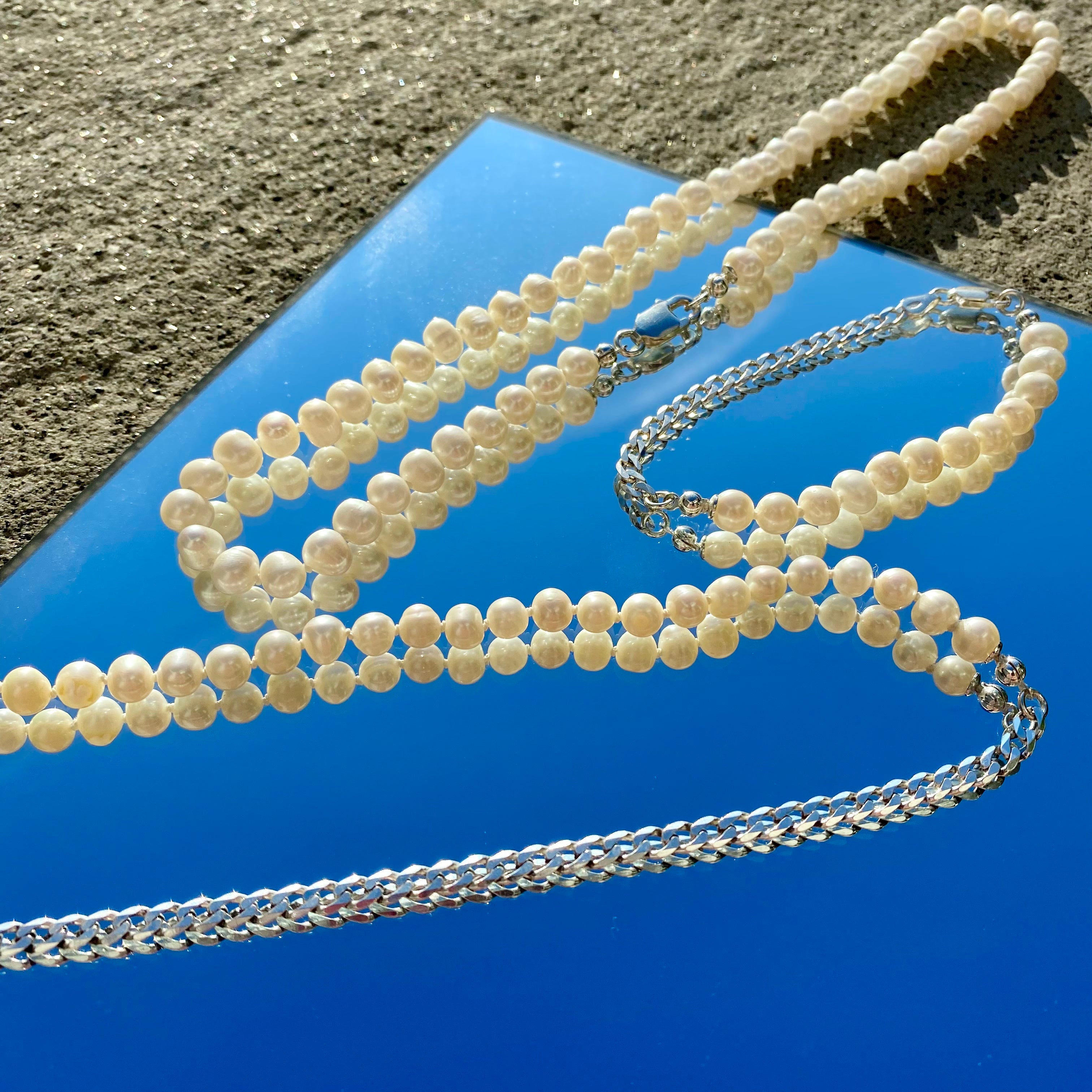 LIGHT Pearl Necklace