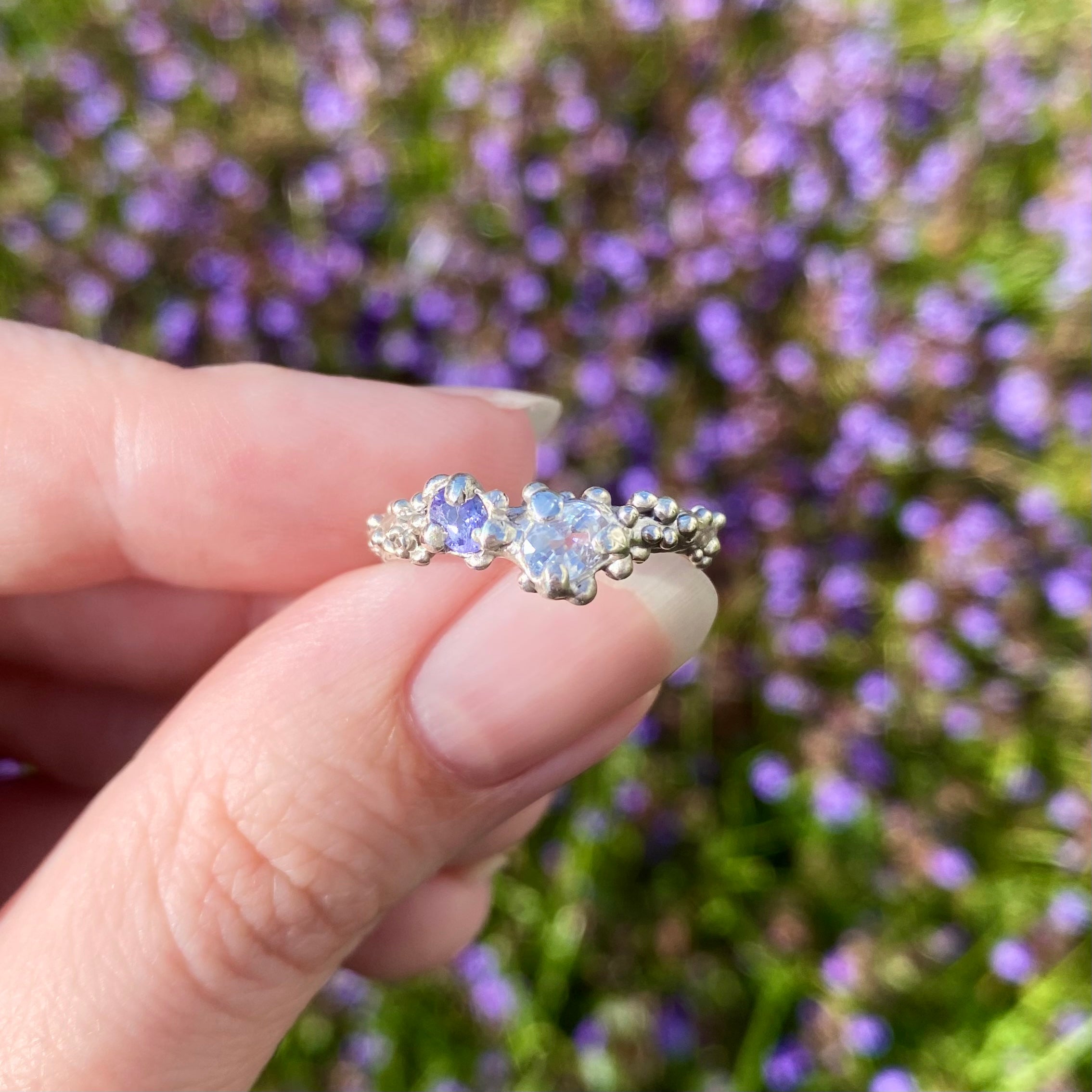 SEA ANEMONE Ring, tanzanite & white sapphire, size 54